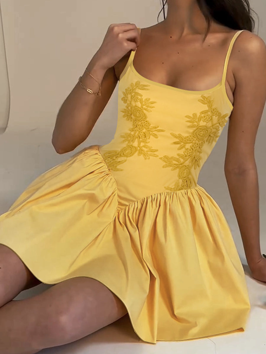 Onbely Mini Robe trapèze brodée à fines brides mode