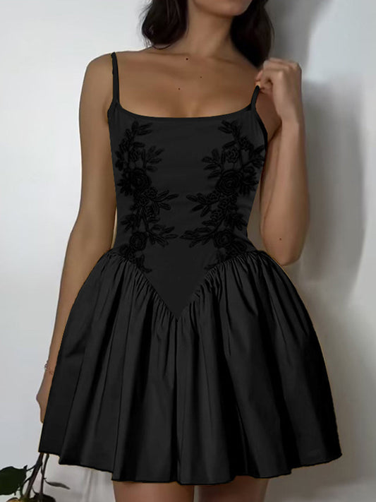 Onbely Mini Robe trapèze brodée à fines brides mode