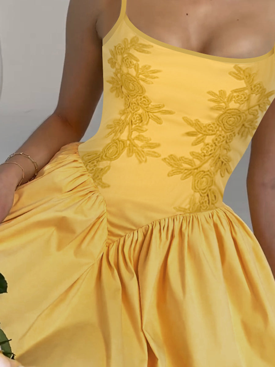 Onbely Mini Robe trapèze brodée à fines brides mode