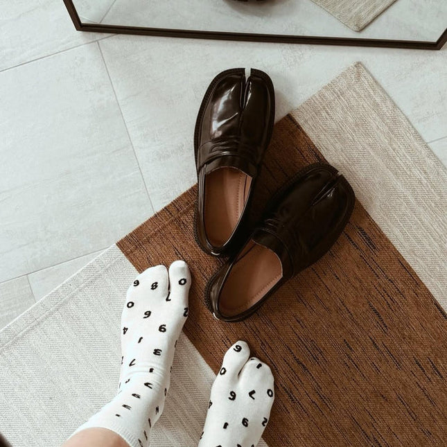 Black Split Toe Tabi Loafers - Minimalist Platform Style