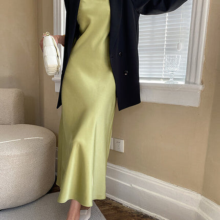 Onbely robe longue satin élégant dos nu - onbely