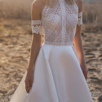 Onbely robe de mariée princesse broderie anglaise satin licou