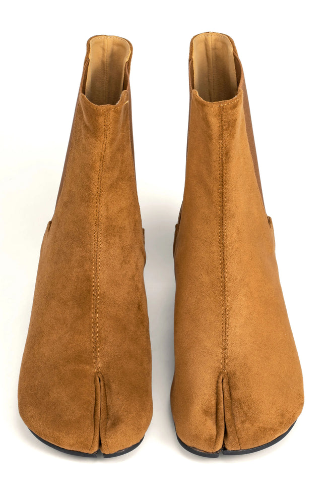 Bottines Chelsea Tabis à Bout Fendu Camel en Daim