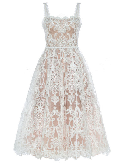 Onbely Robe de soirée mi-longue brodée avec fines brides pour un mariage