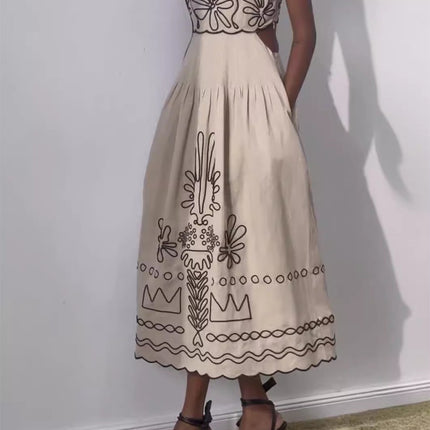 Onbely robe longue brodée à fines brides mode vacances