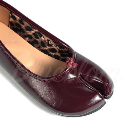 Tabis à Bout Fendu Bordeaux Verni avec Détails Léopard