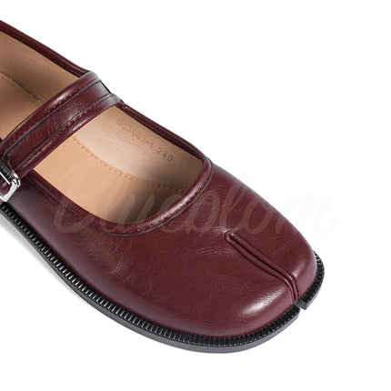 Chaussures Mary Jane Tabis Rouge à Bout Fendu