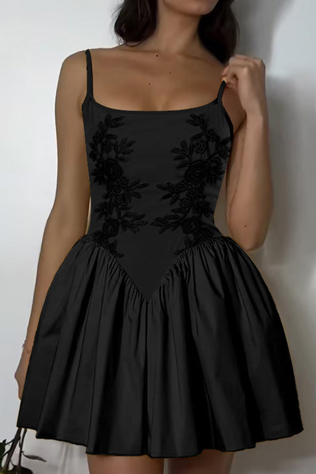 Onbely Mini Robe trapèze brodée à fines brides mode