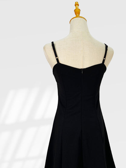 Onbely robe courte trapèze noire à fines brides pour fête et cocktail