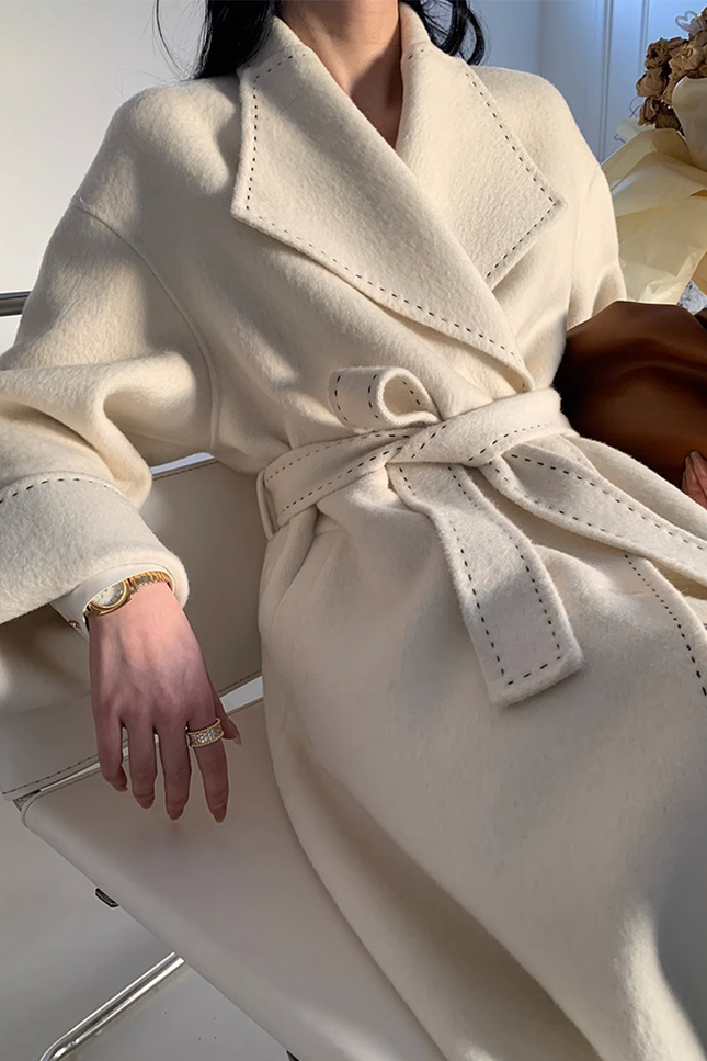 Onbely manteau en laine liseré contrastant avec ceinture élégant