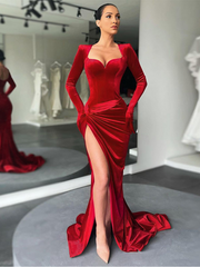 Onbely Long Velvet Evening Dress with Side Slit and Long Sleeves