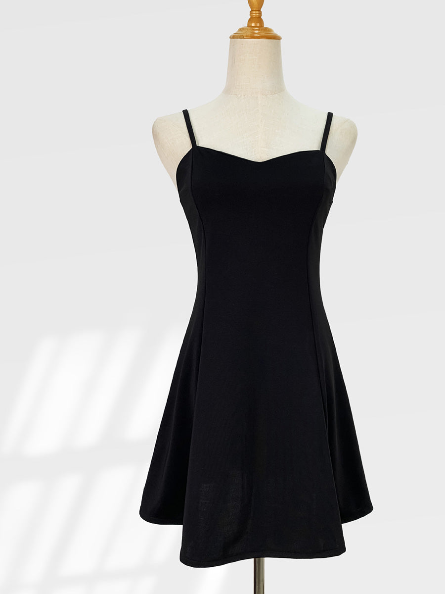 Onbely robe courte trapèze noire à fines brides pour fête et cocktail