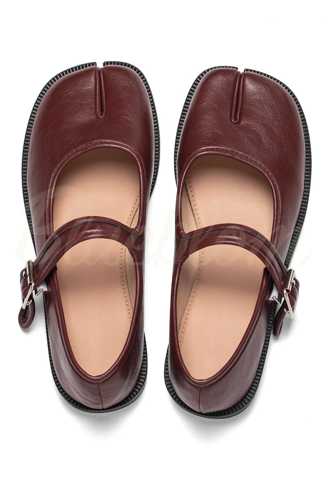 Chaussures Mary Jane Tabis Rouge à Bout Fendu