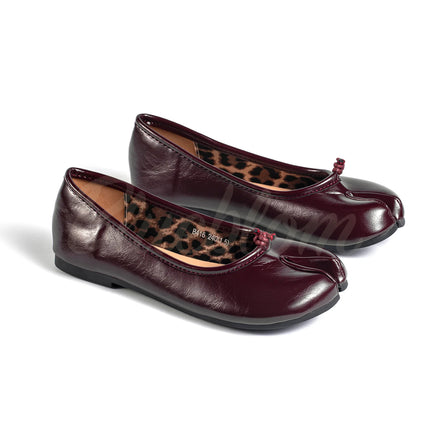 Tabis à Bout Fendu Bordeaux Verni avec Détails Léopard