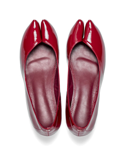 Chaussures Tabi en cuir verni bordeaux