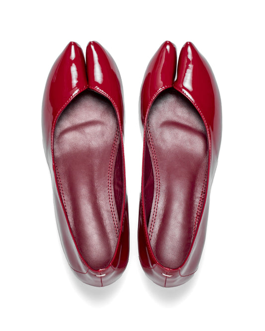 Chaussures Tabi en cuir verni bordeaux