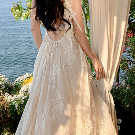 Onbely robe longue dos nu en dentelle beige à fines brides mode