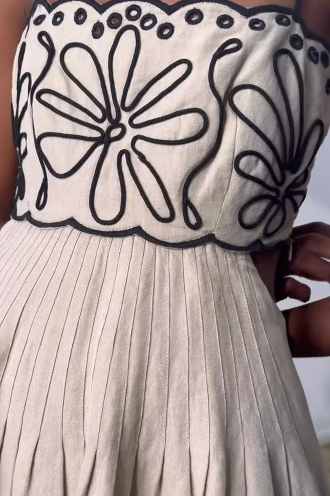 Onbely robe longue brodée à fines brides mode vacances