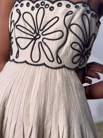 Onbely robe longue brodée à fines brides mode vacances