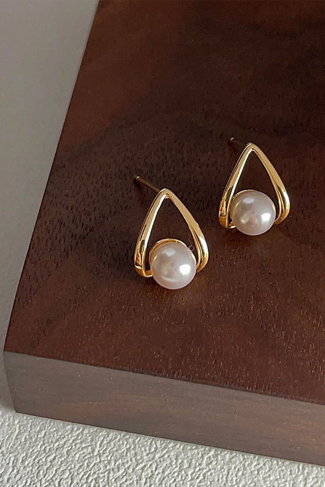 Forme de goutte pearl des boucles d'oreilles dorée - onbely