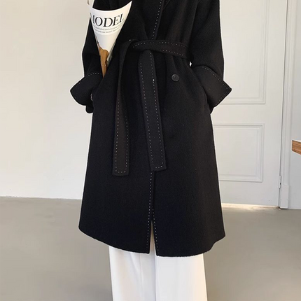 Onbely manteau en laine liseré contrastant avec ceinture élégant