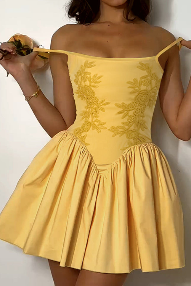 Onbely Mini Robe trapèze brodée à fines brides mode