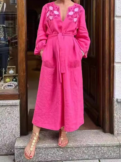 Onbely mi-longue robe brodée avec ceinture col en V manches longues rose framboise