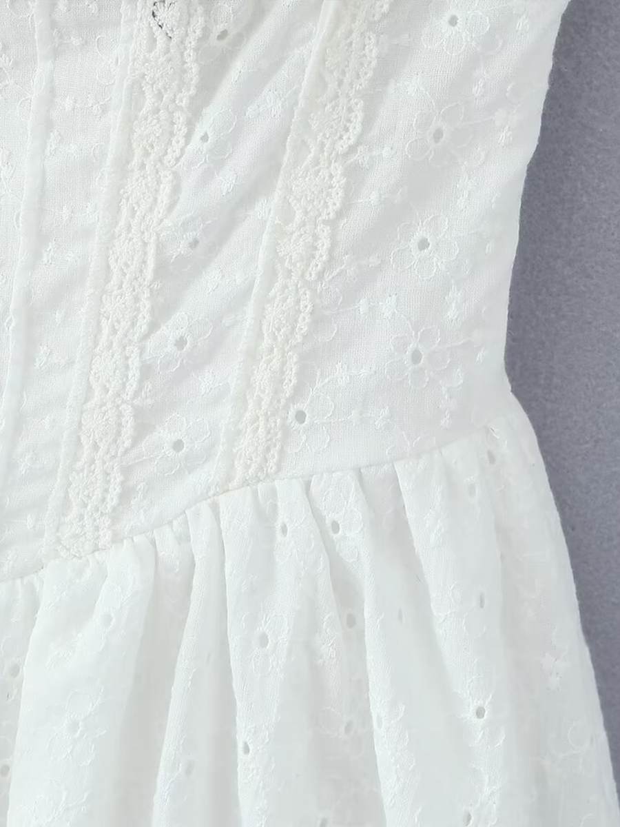 Onbely Robe Courte trapèze broderie anglaise strappy à fines brides blanc