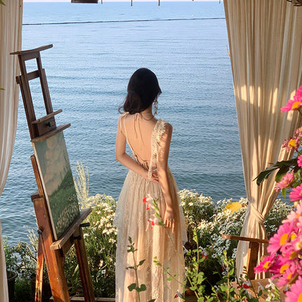 Onbely robe longue dos nu en dentelle beige à fines brides mode