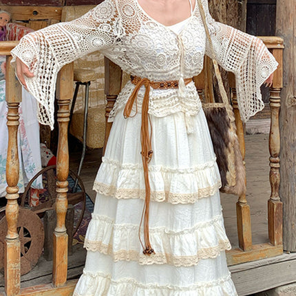 Onbely Hauts Broderie Anglaise avec Manches Trompette et Détails Strappy Style Bohème