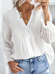 Onbely blouse broderie anglaise à volantée fluide boutonnage v-cou manches bishop femme élégant chemisier